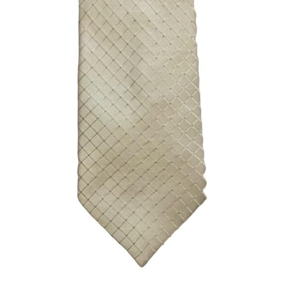 Donald J. Trump Signature Collection White Silk Diamond Tie